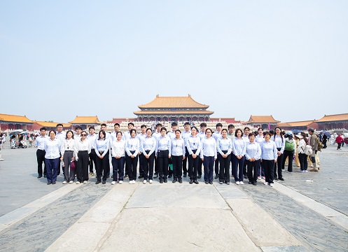 华体会手机网页版登录入口-华体会（中国）
组织开展走进故宫博物院活动